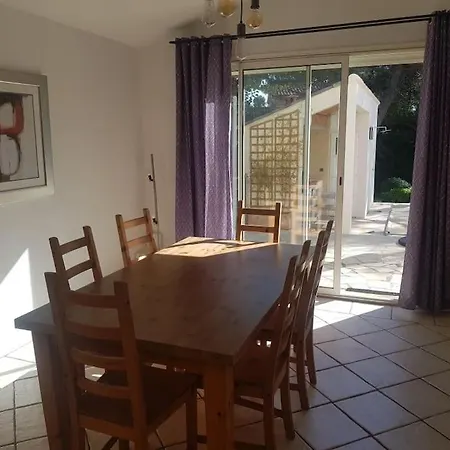 Familiale Dans Un Quartier Residentiel * Saint-Raphael (Var)