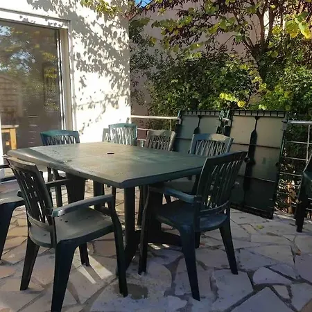 Familiale Dans Un Quartier Residentiel * Saint-Raphael (Var)