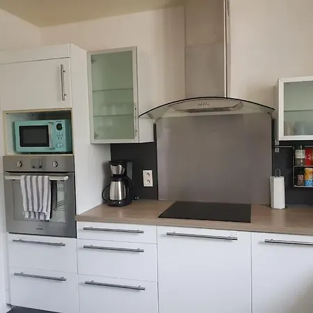 Villa Familiale Dans Un Quartier Residentiel