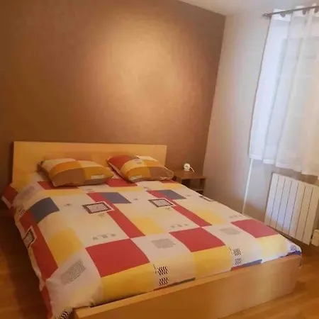 Familiale Dans Un Quartier Residentiel Saint-Raphael (Var)
